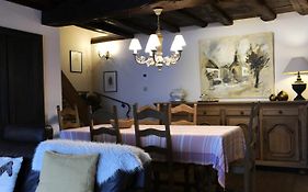 Un logis au 13 Faubourg de France à Bouillon à 50m de la Semois